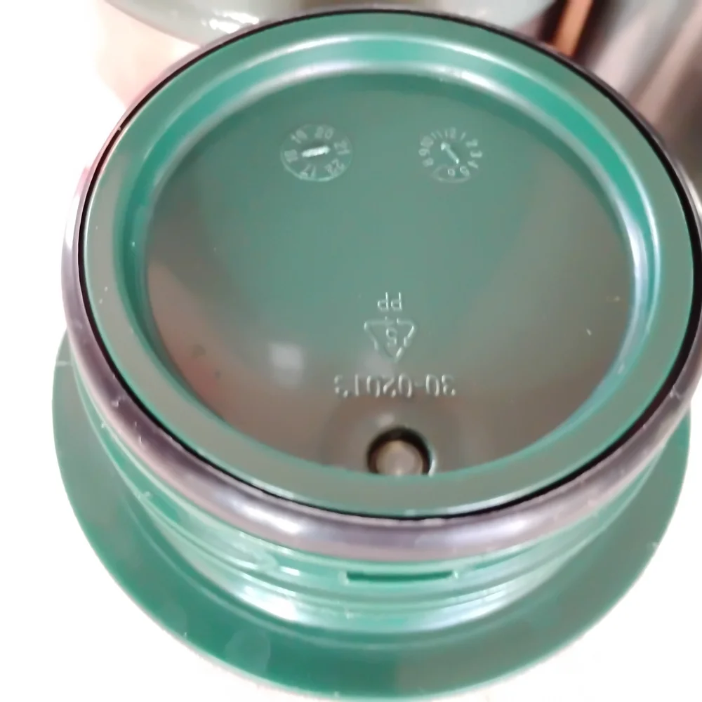 Stanley Classic Vacuum Bottle - Green and Silver - Picture 5 of 7